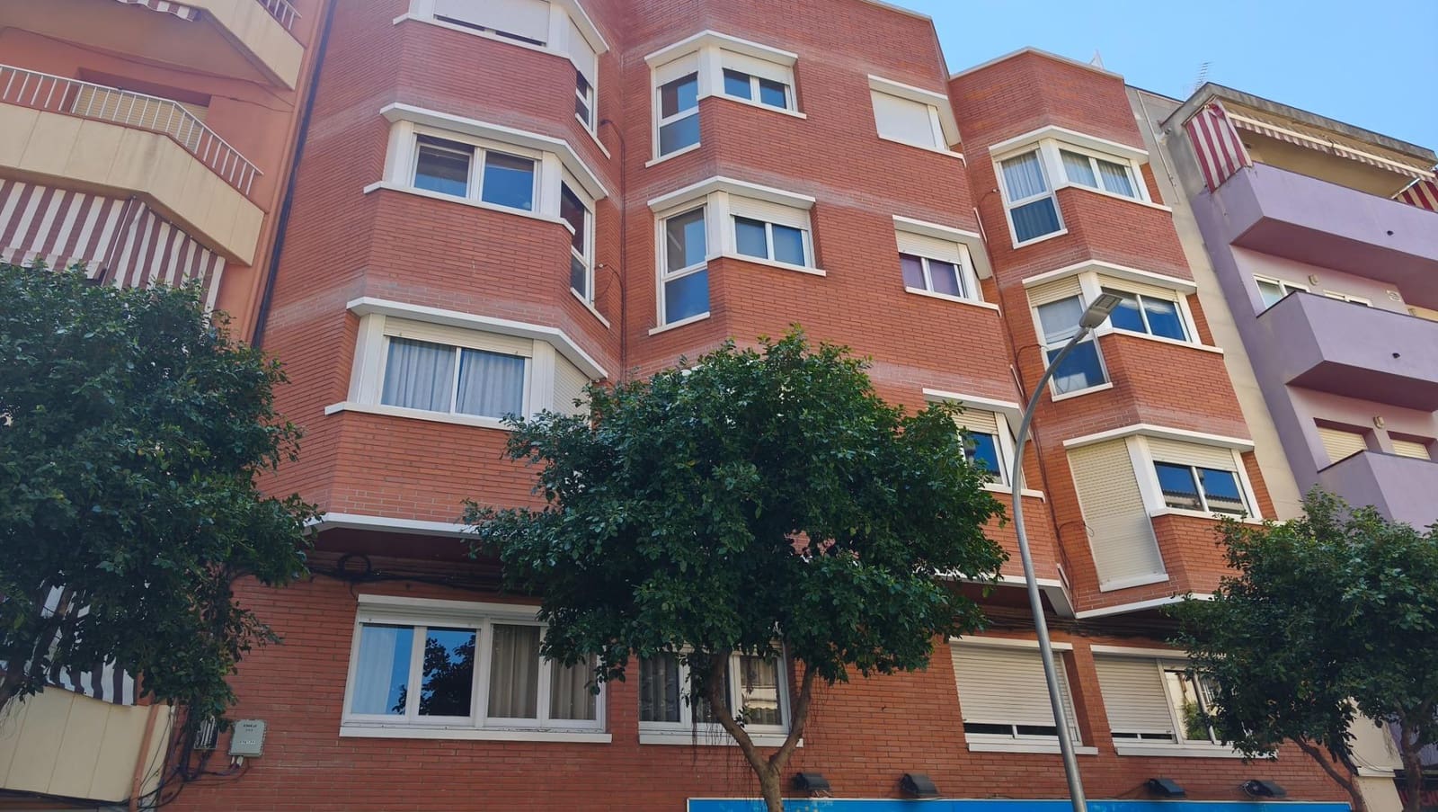 4 bedroom Flat for sale in Vilanova i la Geltru - € 330,000 (Ref: 9911183)