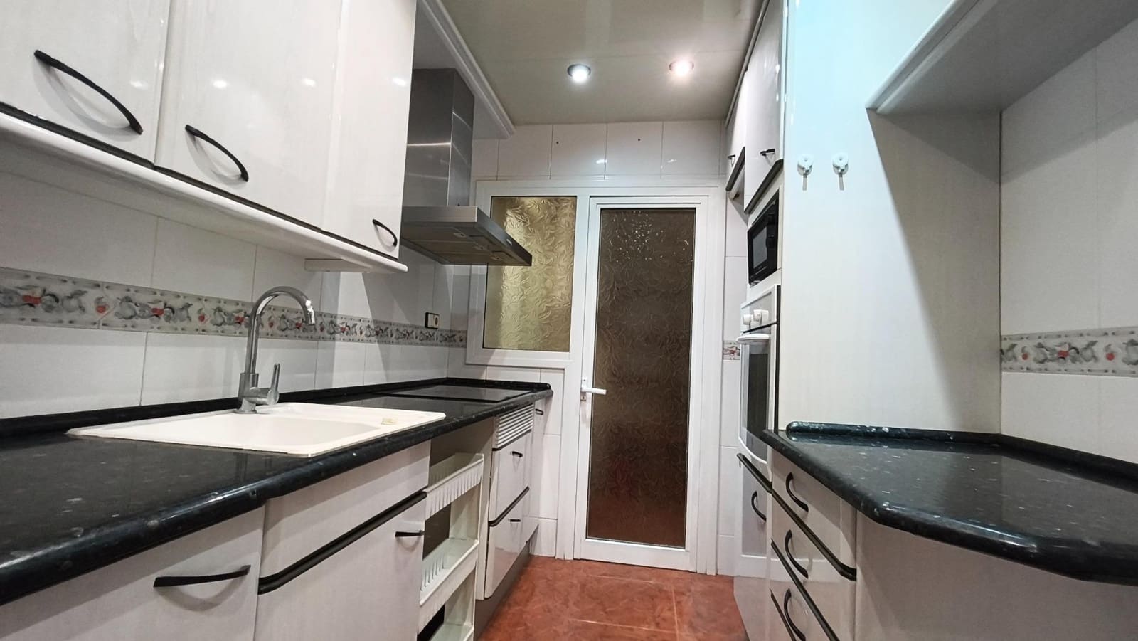 4 bedroom Flat for sale in Vilanova i la Geltru - € 330,000 (Ref: 9911183)