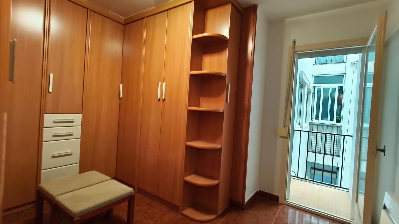 4 bedroom Flat for sale in Vilanova i la Geltru - € 330,000 (Ref: 9911183)