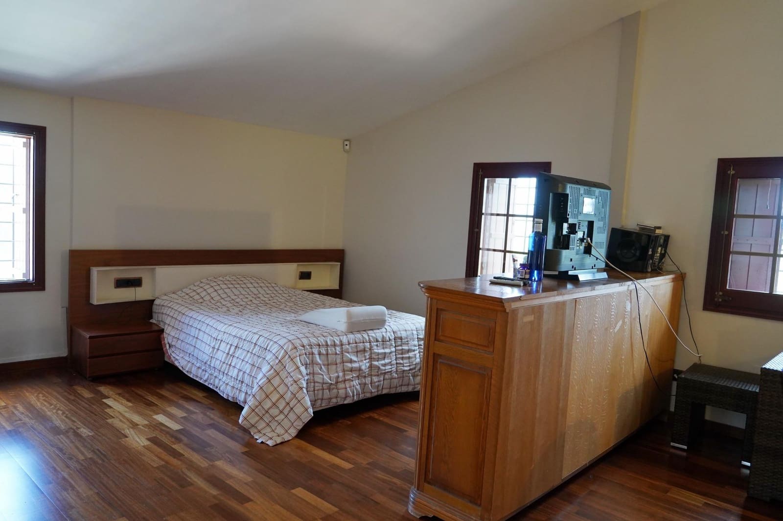 4 sypialnia Finka/Dom wiejski na sprzedaż w Granollers z basenem garażem - 1 500 000 € (Ref: 9911184)