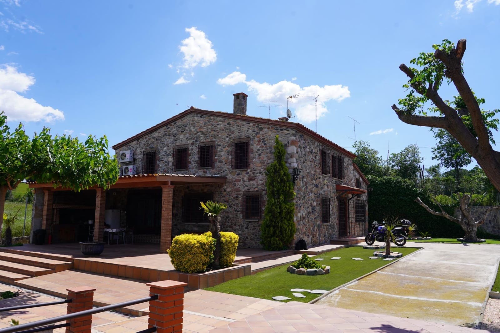 4 sypialnia Finka/Dom wiejski na sprzedaż w Granollers z basenem garażem - 1 500 000 € (Ref: 9911184)
