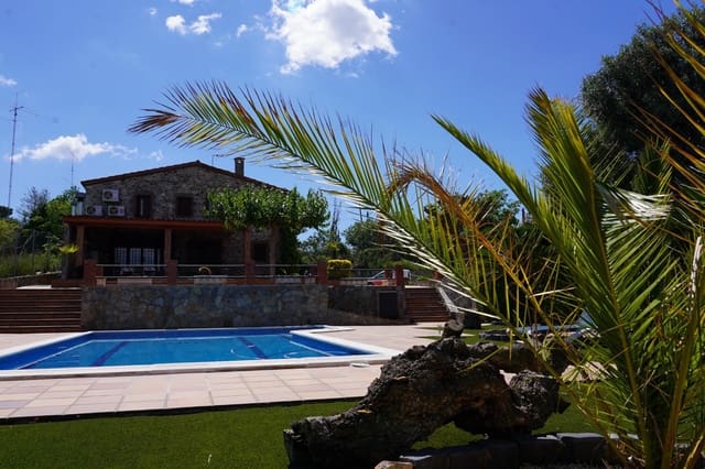 4 sypialnia Finka/Dom wiejski na sprzedaż w Granollers z basenem garażem - 1 500 000 € (Ref: 9911184)