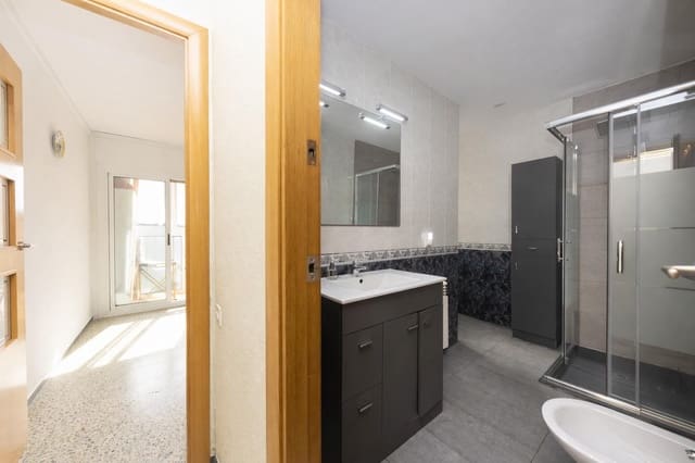 4 soverom Leilighet til salgs i Terrassa - € 239 900 (Ref: 9911185)