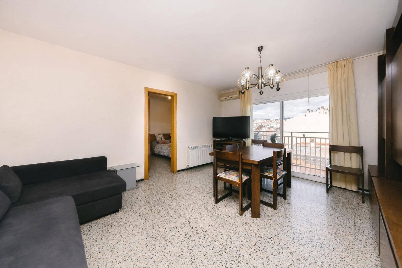 4 sovrum Lägenhet till salu i Terrassa - 239 900 € (Ref: 9911185)