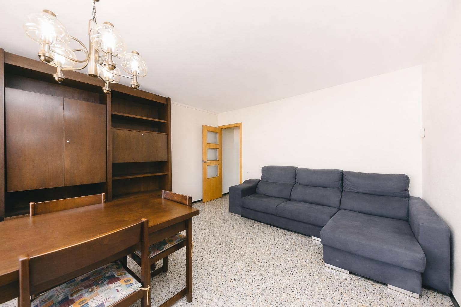 4 sovrum Lägenhet till salu i Terrassa - 239 900 € (Ref: 9911185)