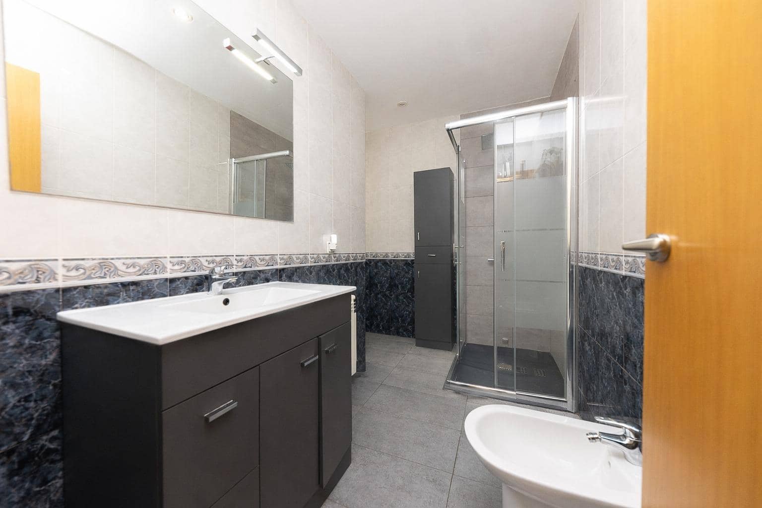 4 sovrum Lägenhet till salu i Terrassa - 239 900 € (Ref: 9911185)