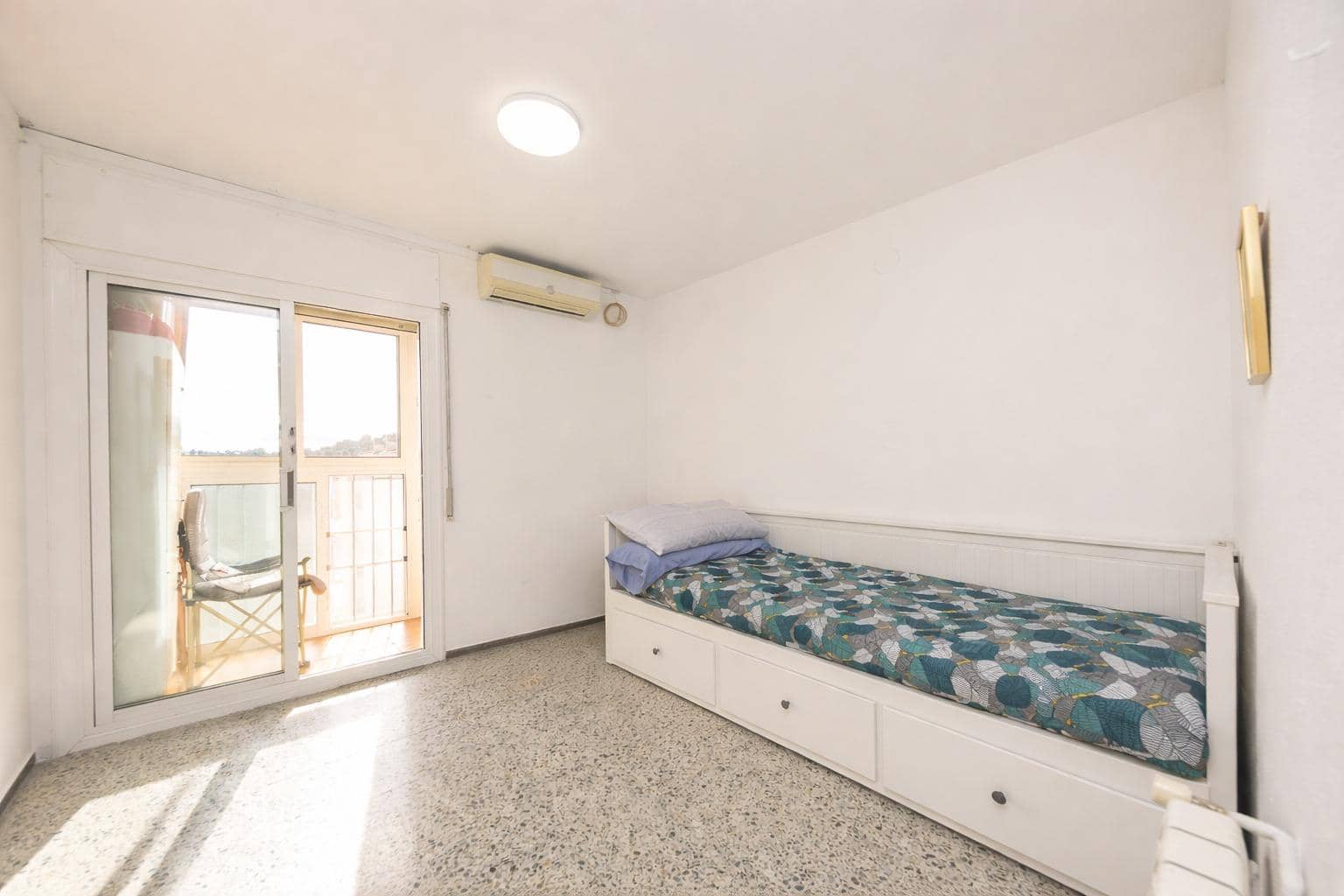 4 sovrum Lägenhet till salu i Terrassa - 239 900 € (Ref: 9911185)