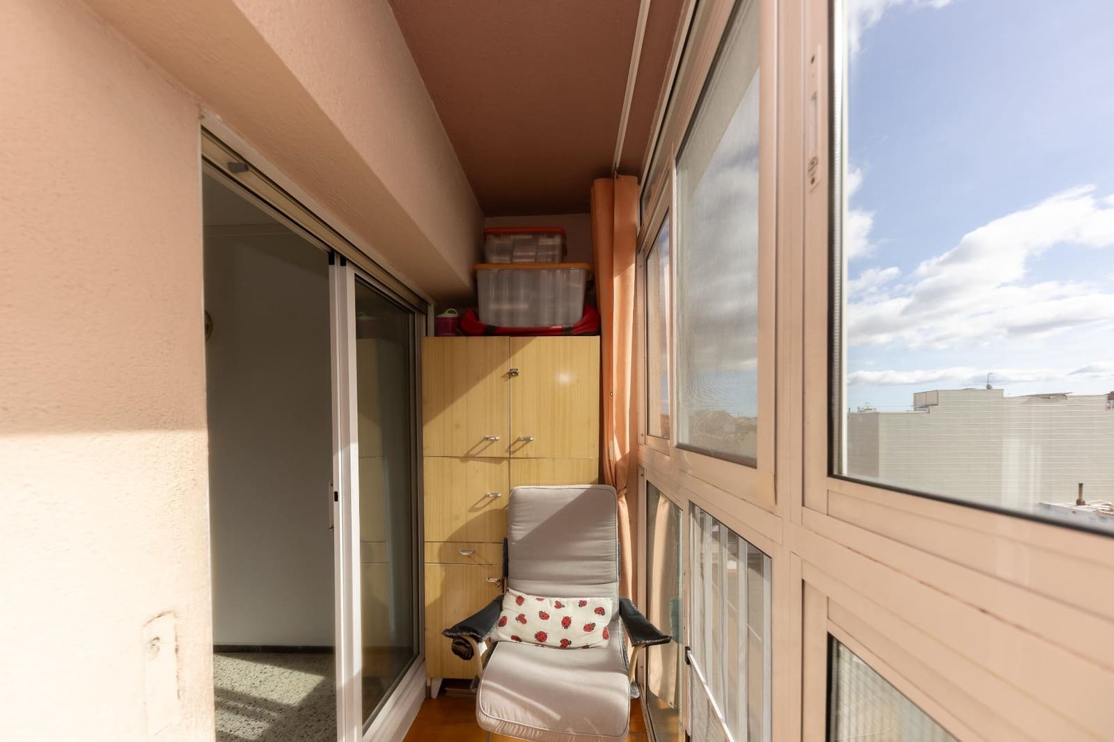 4 sovrum Lägenhet till salu i Terrassa - 239 900 € (Ref: 9911185)