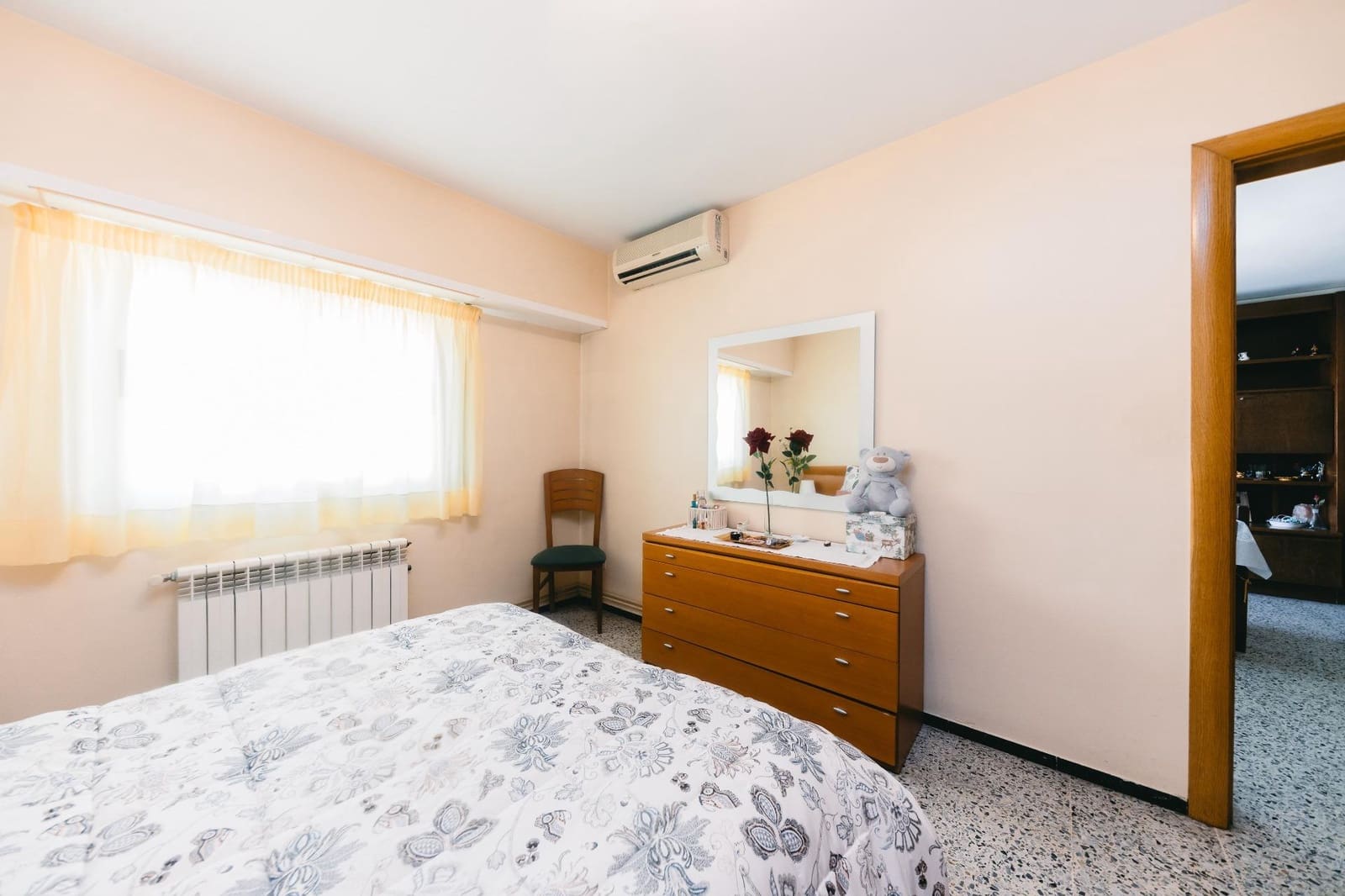 4 sovrum Lägenhet till salu i Terrassa - 239 900 € (Ref: 9911185)
