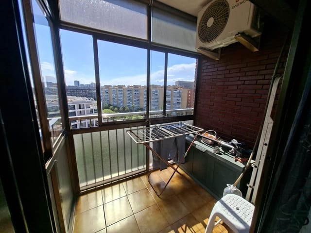 4 quarto Apartamento para venda em Barcelona cidade - 375 000 € (Ref: 9936514)