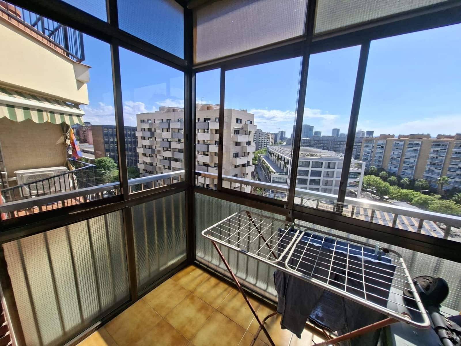 4 Zimmer Wohnung zu verkaufen in Barcelona Stadt - 375.000 € (Ref: 9936514)