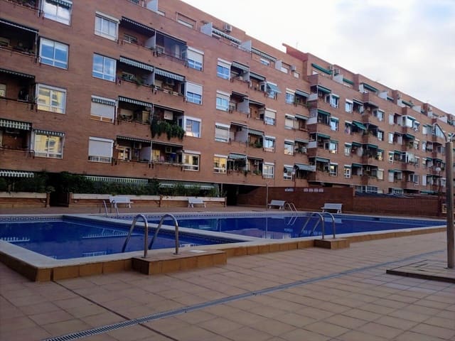 3 sovrum Lägenhet till salu i La Font de la Guatlla, Barcelona stad med pool - 554 000 € (Ref: 9949927)
