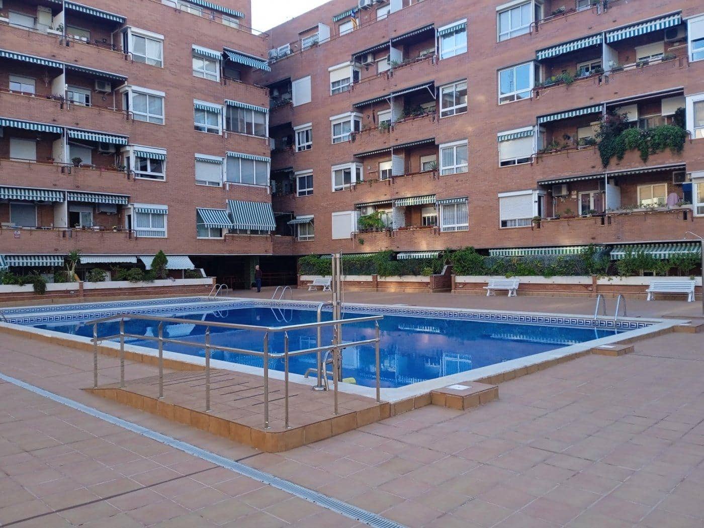 3 sovrum Lägenhet till salu i Barcelona stad med pool - 554 000 € (Ref: 9949927)