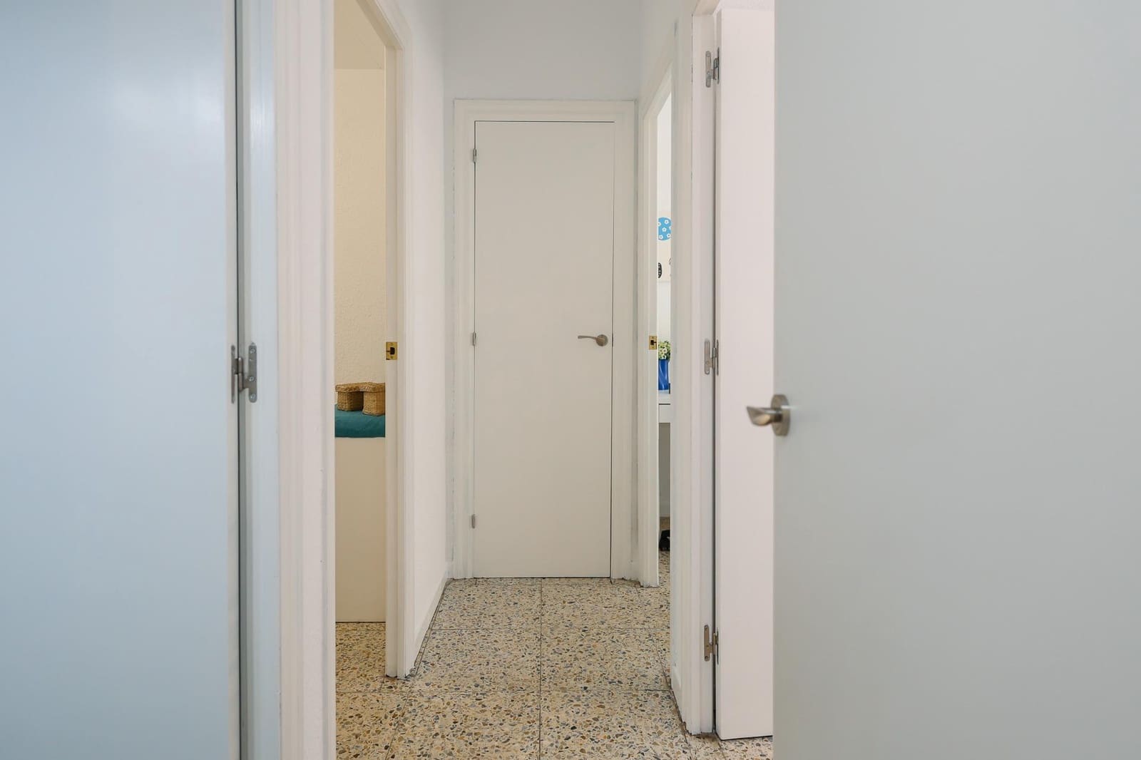 3 bedroom Flat for sale in Barcelona city - € 265,000 (Ref: 9975566)