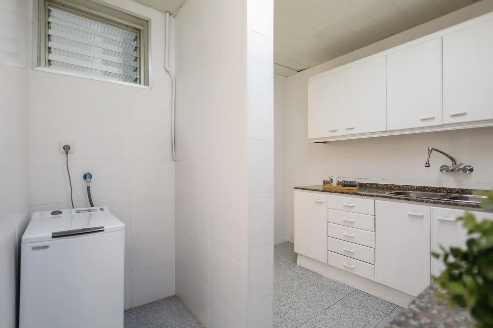 3 bedroom Flat for sale in Barcelona city - € 265,000 (Ref: 9975566)