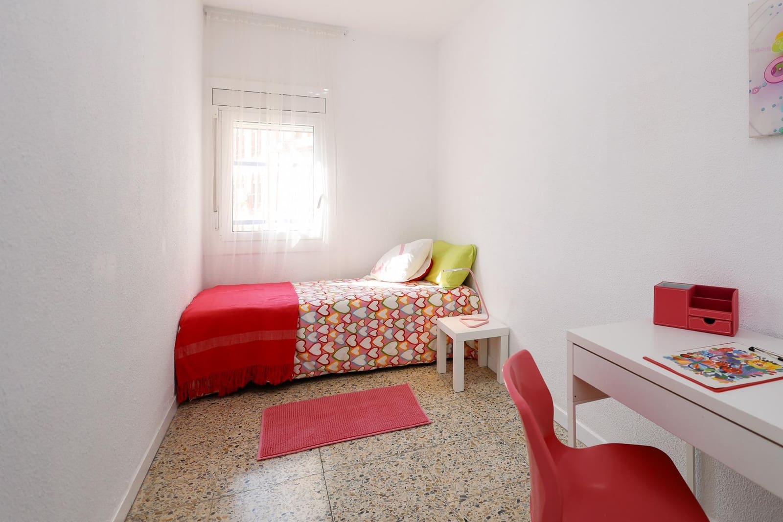 3 bedroom Flat for sale in Barcelona city - € 265,000 (Ref: 9975566)