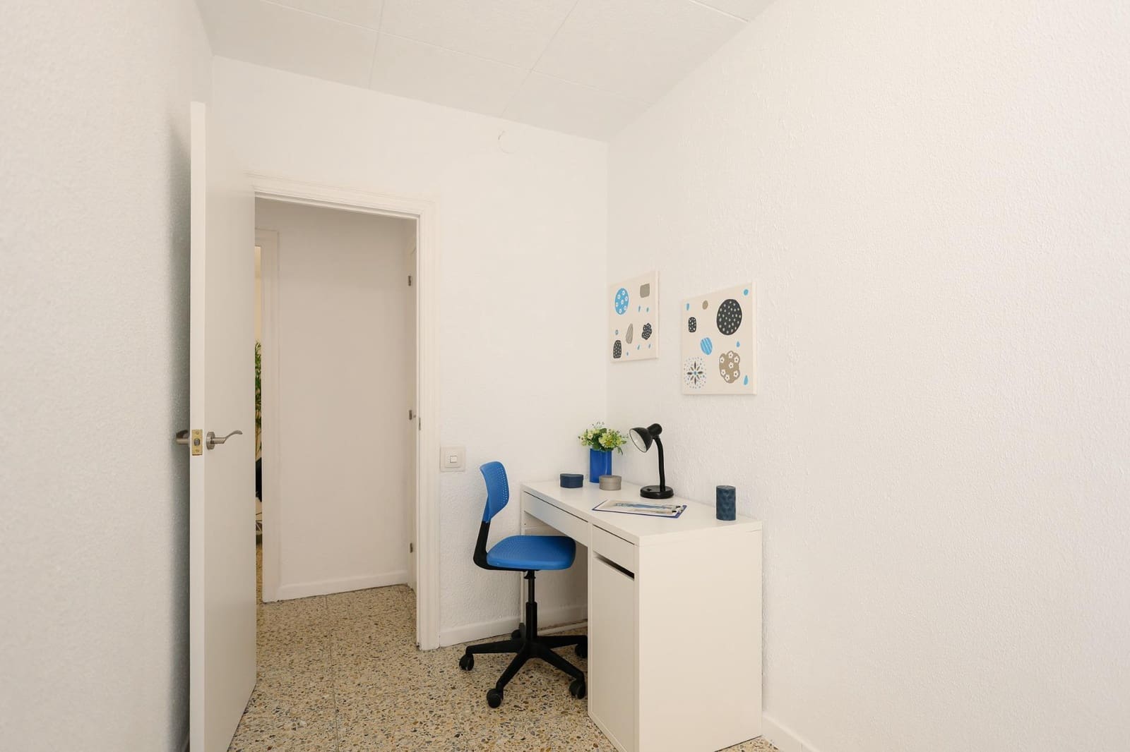 3 bedroom Flat for sale in Barcelona city - € 265,000 (Ref: 9975566)