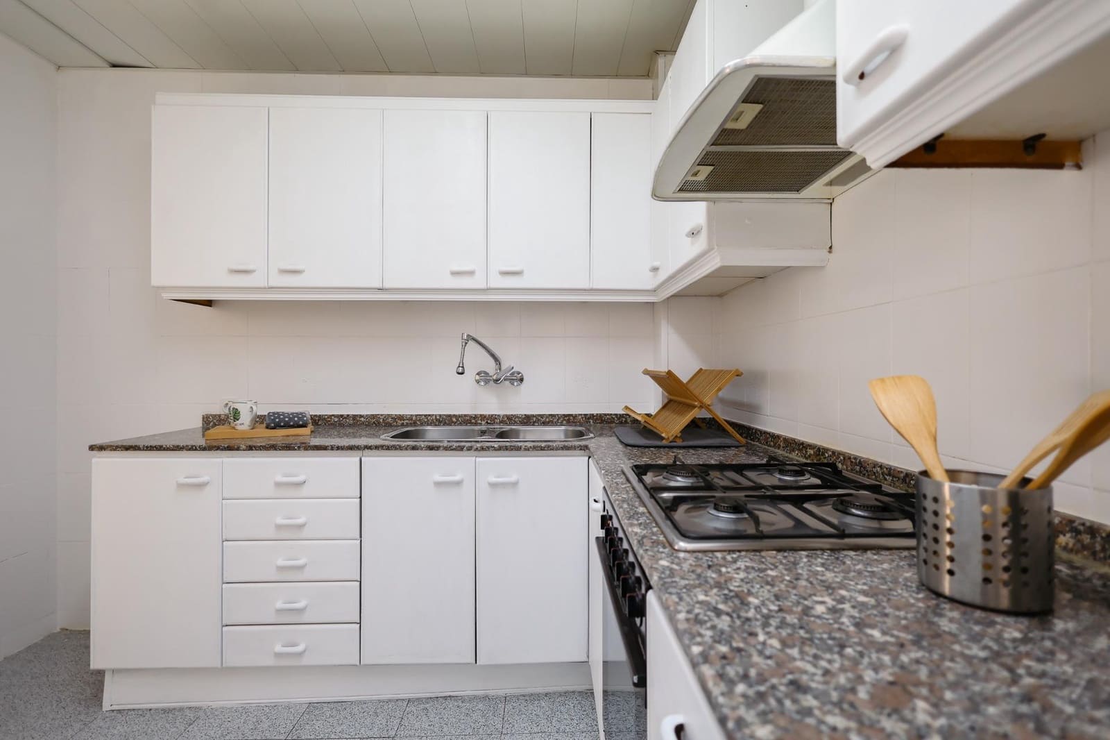 3 bedroom Flat for sale in Barcelona city - € 265,000 (Ref: 9975566)