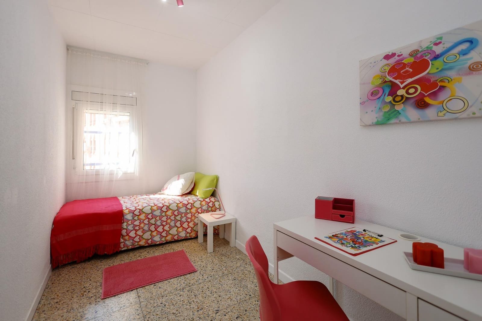 3 bedroom Flat for sale in Barcelona city - € 265,000 (Ref: 9975566)