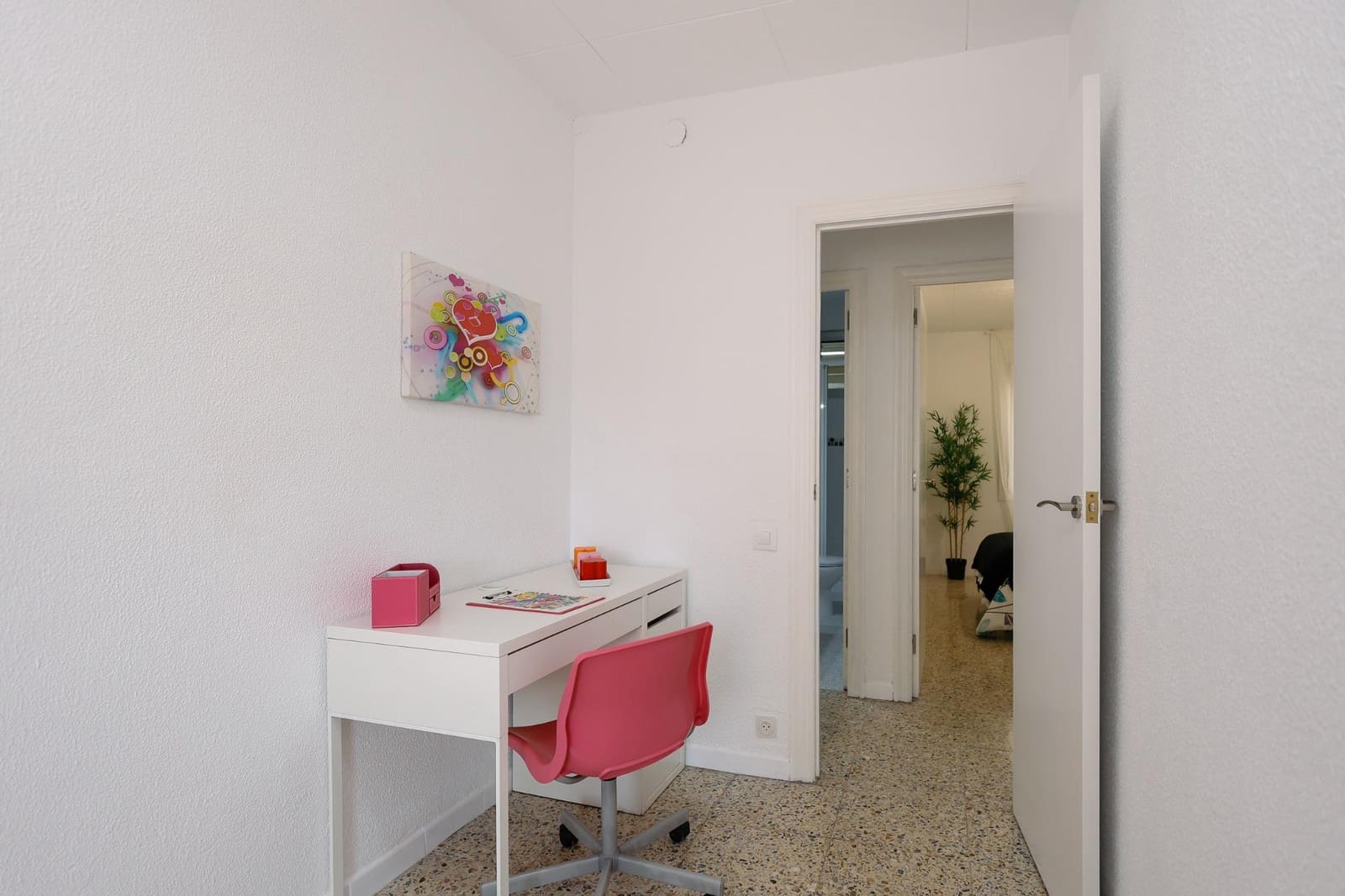 3 bedroom Flat for sale in Barcelona city - € 265,000 (Ref: 9975566)