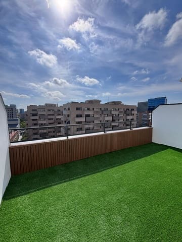 2 soveværelse Penthouse til salg i Barcelona by - € 315.000 (Ref: 9994343)