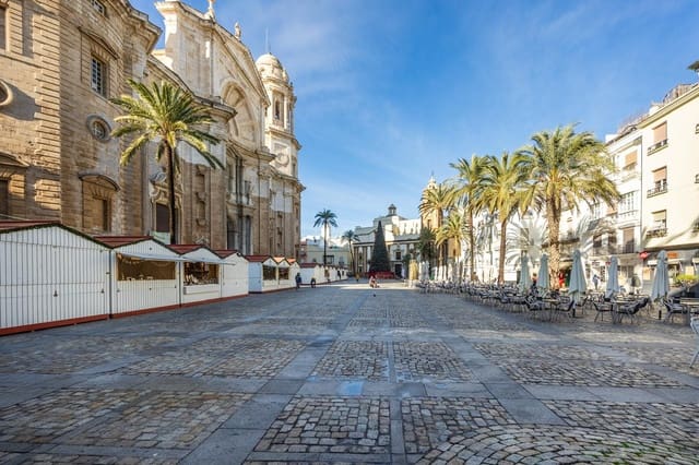 Byhus til salg i El Pópulo - Santa María, Cádiz by - € 2.350.000 (Ref: 9950916)