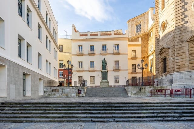 Byhus til salg i El Pópulo - Santa María, Cádiz by - € 2.350.000 (Ref: 9950916)