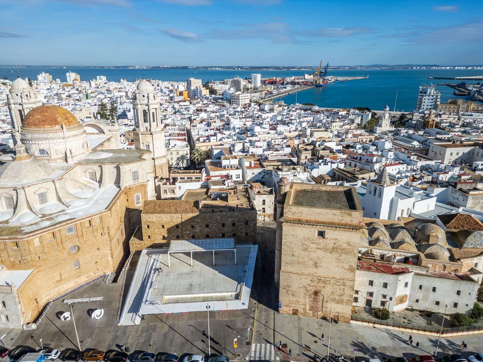 Byhus til salg i Cadiz by - € 2.350.000 (Ref: 9950916)