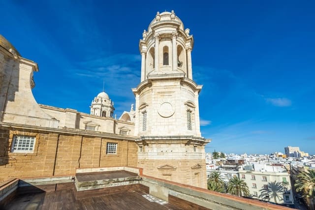 Byhus til salg i El Pópulo - Santa María, Cádiz by - € 2.350.000 (Ref: 9950916)