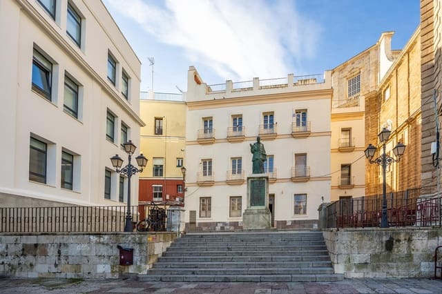 Byhus til salg i El Pópulo - Santa María, Cádiz by - € 2.350.000 (Ref: 9950916)