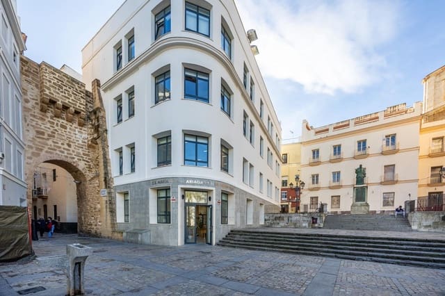 Byhus til salg i El Pópulo - Santa María, Cádiz by - € 2.350.000 (Ref: 9950916)