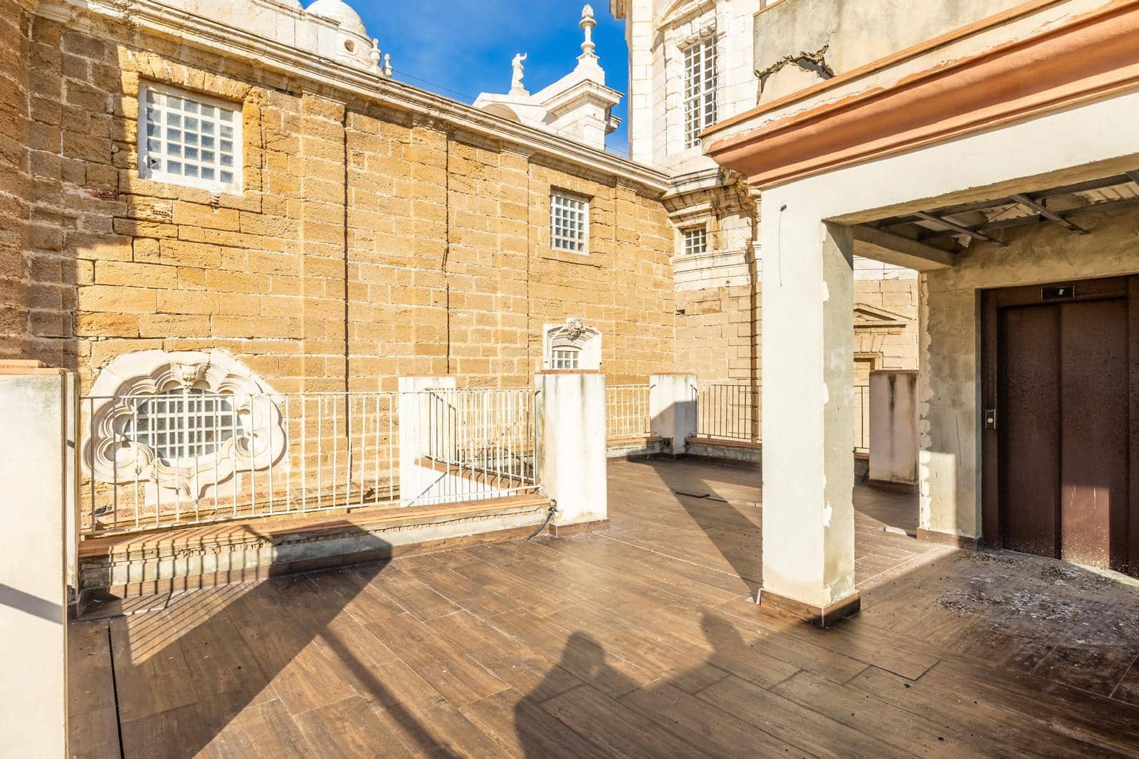 Byhus til salg i Cadiz by - € 2.350.000 (Ref: 9950916)