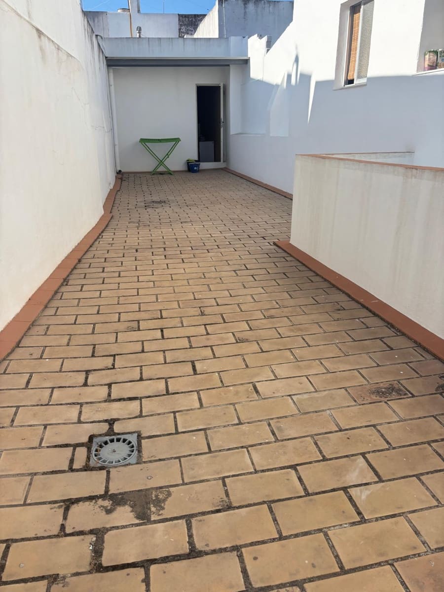 8 slaapkamer Huis te koop in Cadiz stad - € 650.000 (Ref: 9974361)