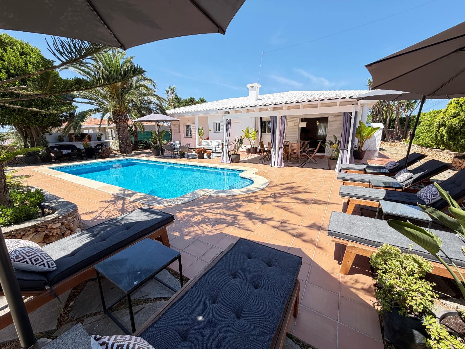 3 makuuhuone Omakotitalo myytävänä paikassa San Luis / Sant Lluis mukana uima-altaan - 875 000 € (Ref: 9922918)
