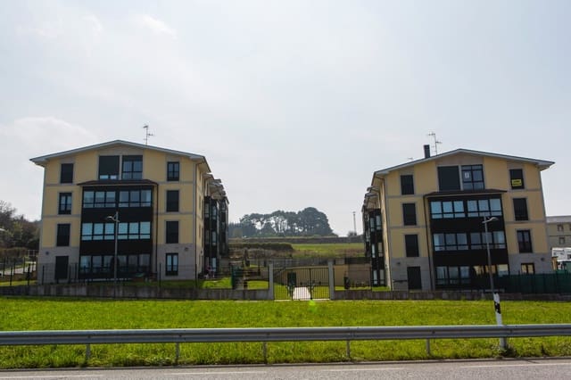 3 soveværelse Penthouse til salg i Castropol med swimmingpool garage - € 270.000 (Ref: 9924870)