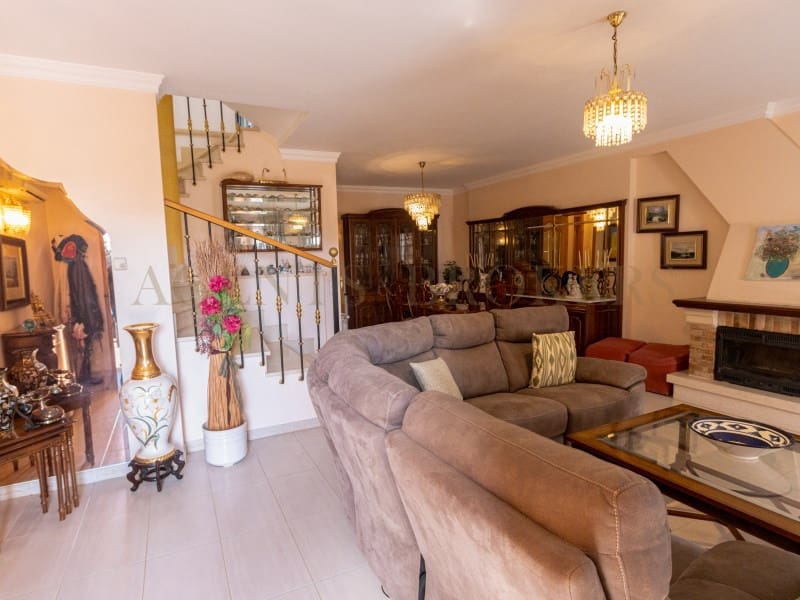 3 bedroom Townhouse for sale in Palma de Mallorca with pool garage - € 899,000 (Ref: 9911462)