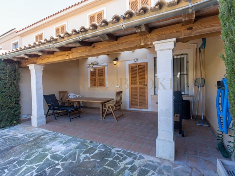 3 bedroom Townhouse for sale in Palma de Mallorca with pool garage - € 899,000 (Ref: 9911462)