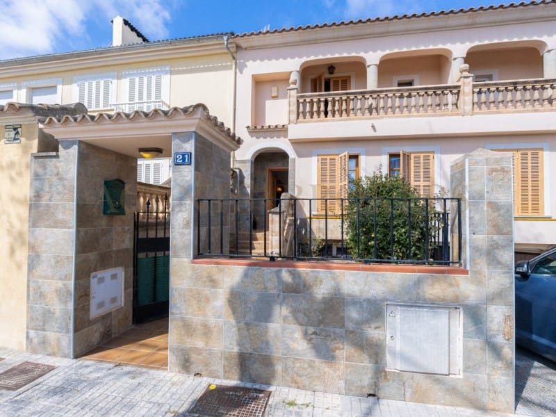 3 bedroom Townhouse for sale in Palma de Mallorca with pool garage - € 899,000 (Ref: 9911462)