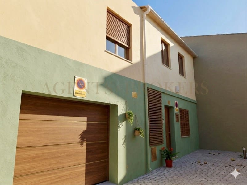 4 soveværelse Byhus til salg i Son Servera med garage - € 445.000 (Ref: 9921968)