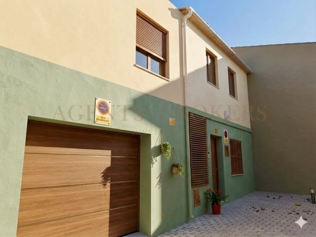 4 soveværelse Byhus til salg i Son Servera med garage - € 445.000 (Ref: 9921968)