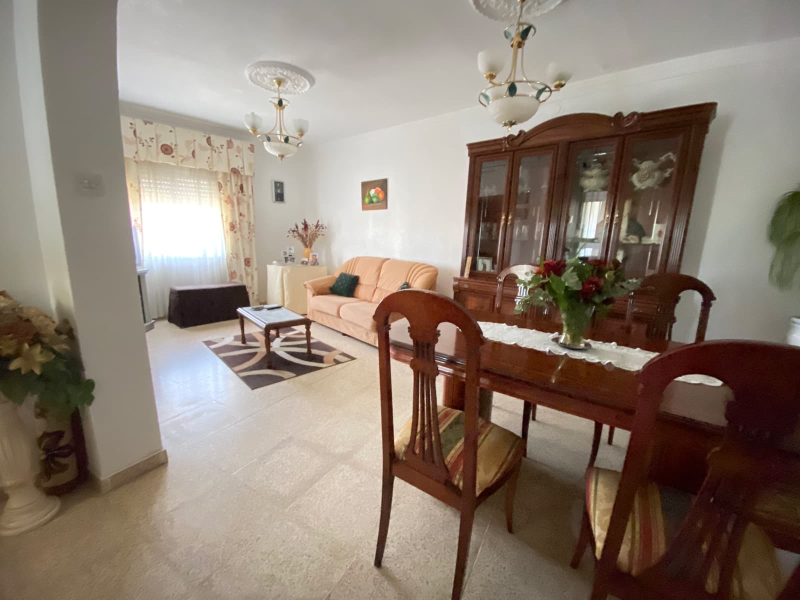 6 bedroom Townhouse for sale in Cuevas del Campo with garage - € 149,995 (Ref: 9909700)