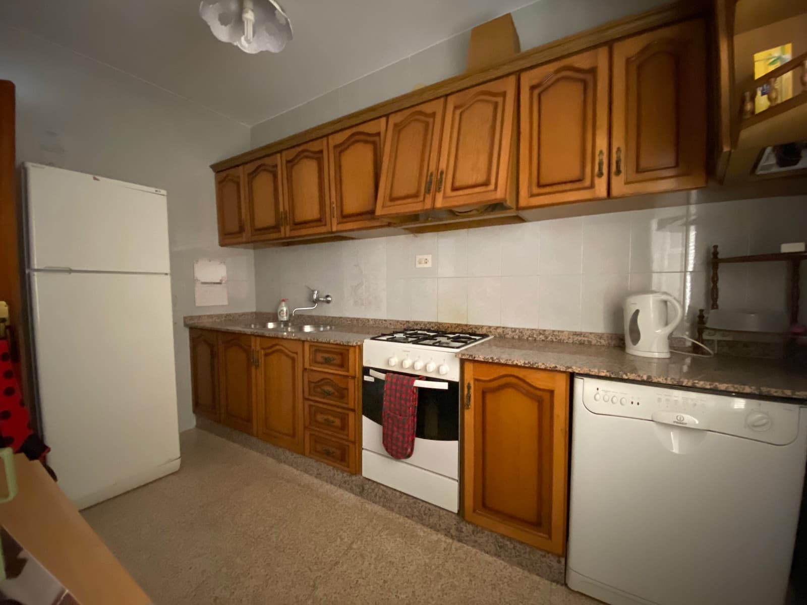 6 bedroom Townhouse for sale in Cuevas del Campo with garage - € 149,995 (Ref: 9909700)