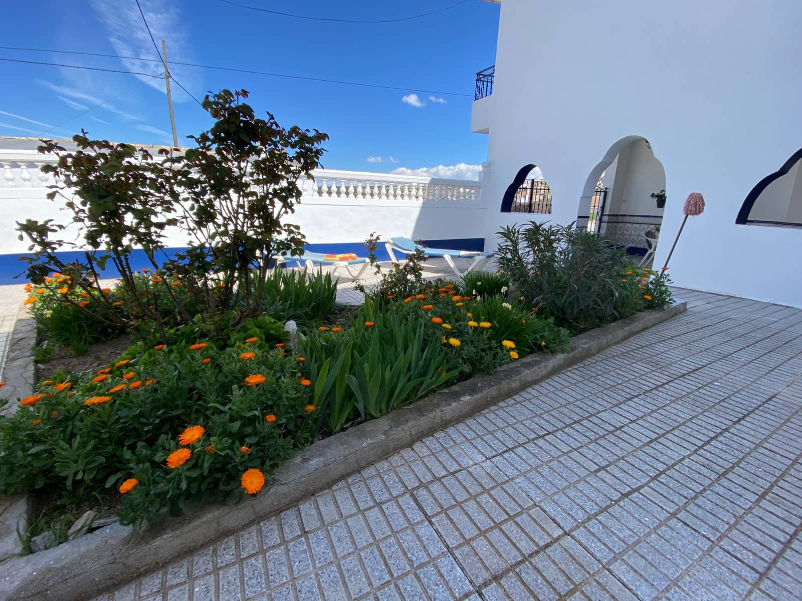 6 bedroom Townhouse for sale in Cuevas del Campo with garage - € 149,995 (Ref: 9909700)