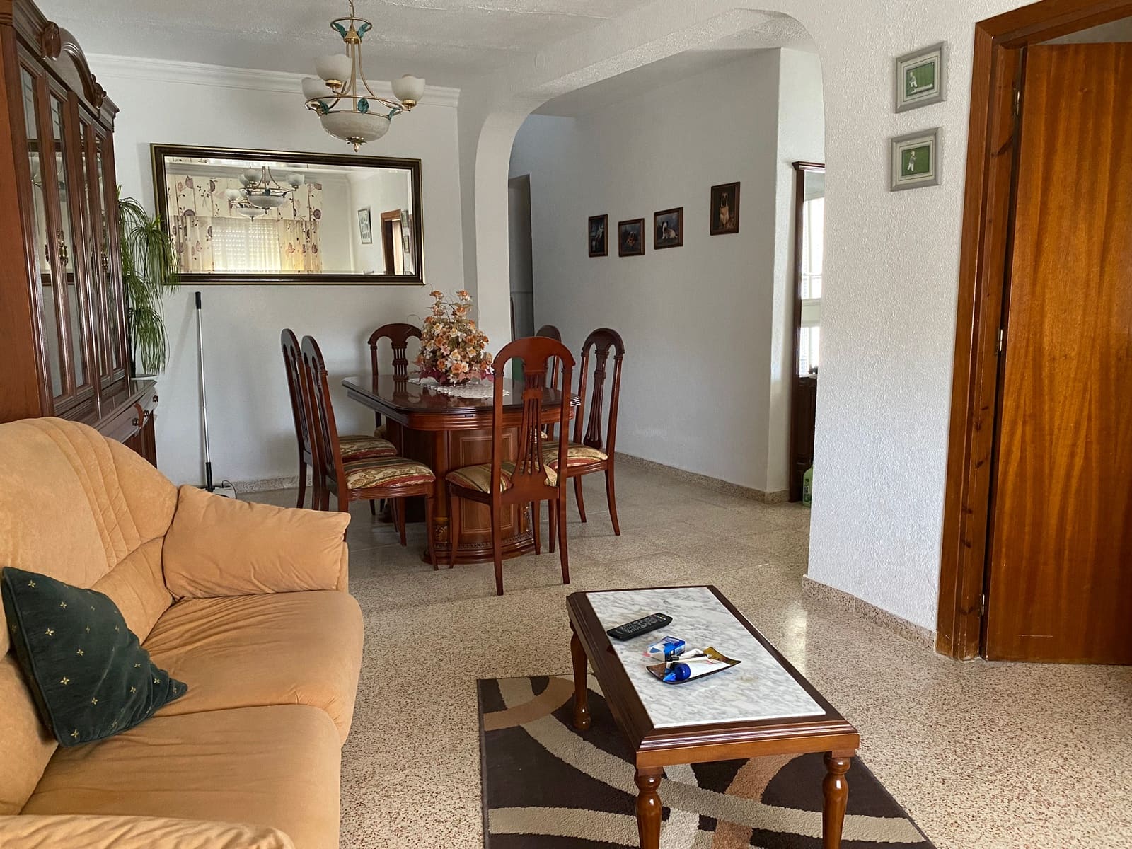 6 bedroom Townhouse for sale in Cuevas del Campo with garage - € 149,995 (Ref: 9909700)