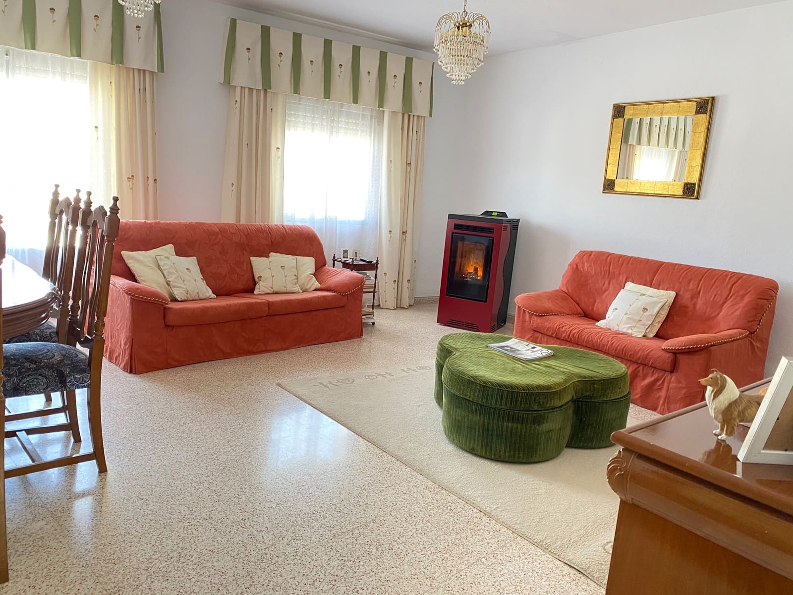 6 bedroom Townhouse for sale in Cuevas del Campo with garage - € 149,995 (Ref: 9909700)