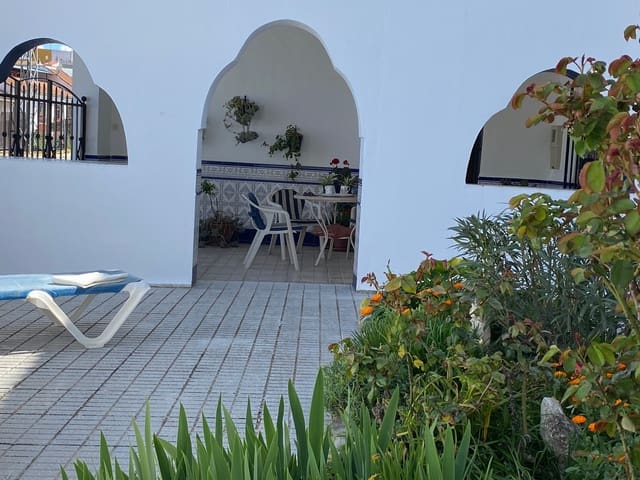6 bedroom Townhouse for sale in Cuevas del Campo with garage - € 149,995 (Ref: 9909700)