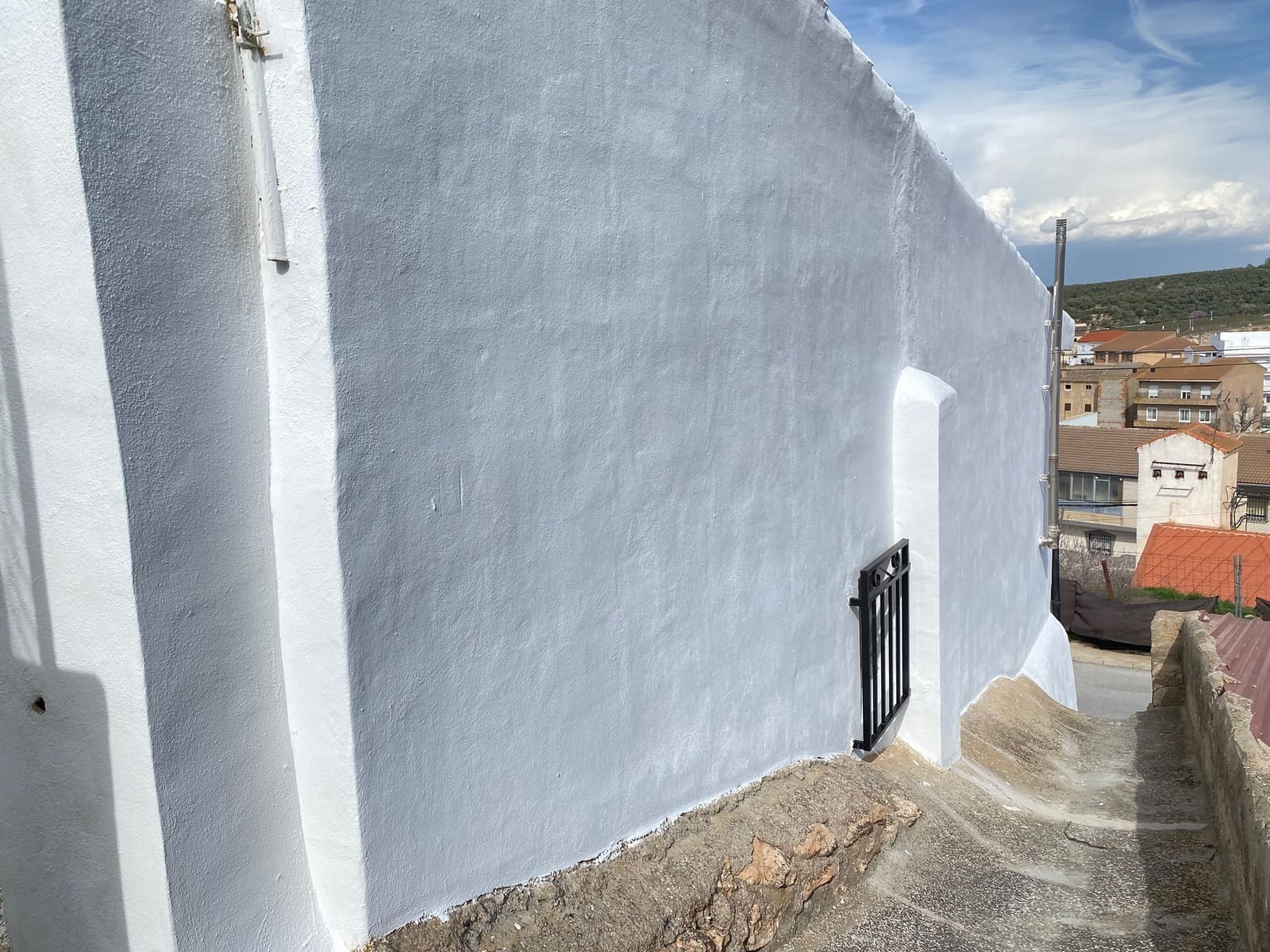 6 bedroom Townhouse for sale in Cuevas del Campo with garage - € 149,995 (Ref: 9909700)