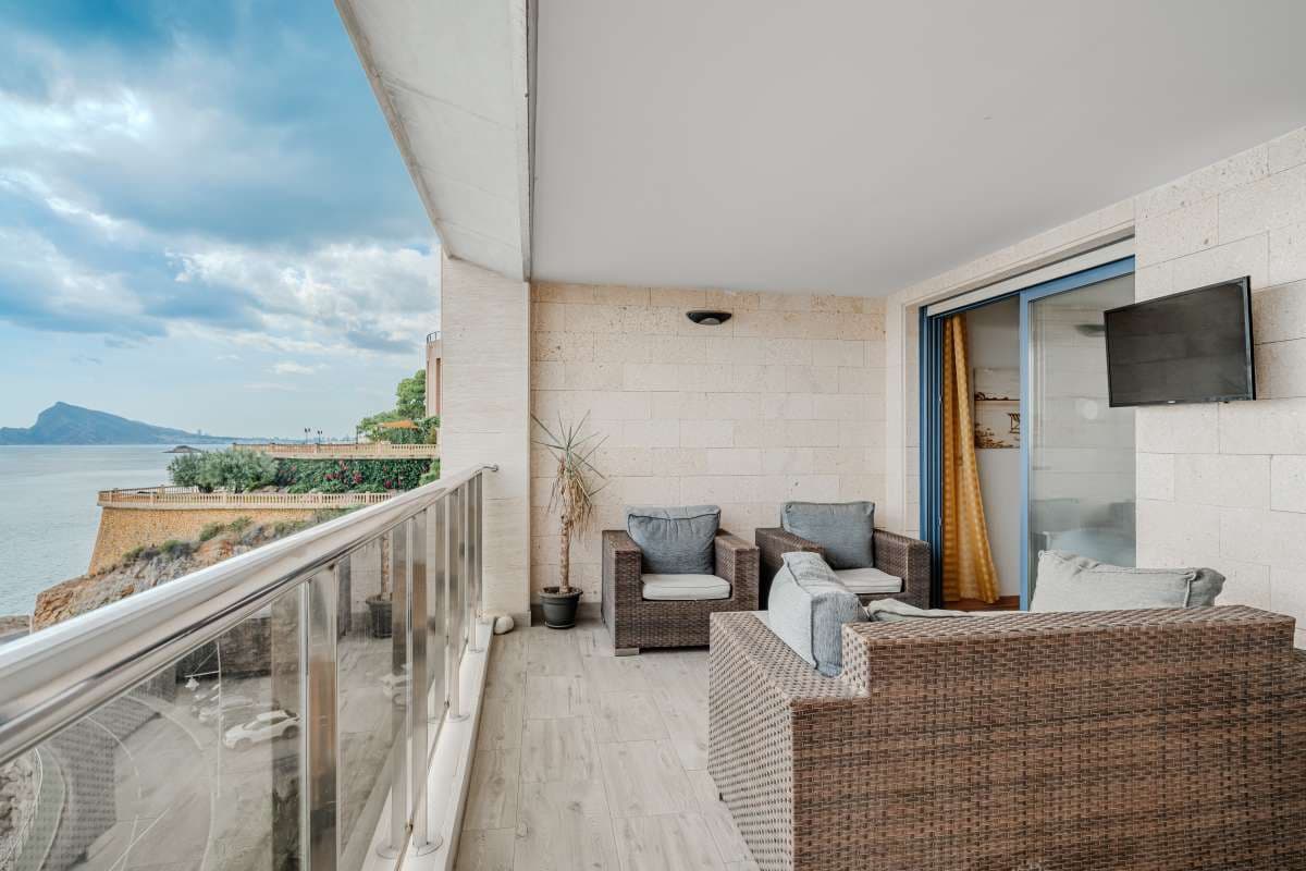 2 bedroom Apartment for sale in Altea with pool - € 380,000 (Ref: 9924877)