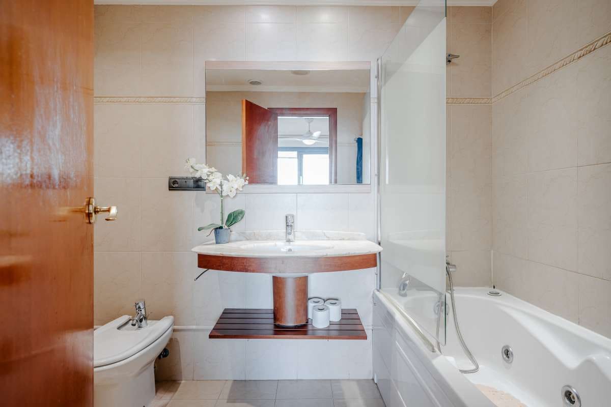 2 bedroom Apartment for sale in Altea with pool - € 380,000 (Ref: 9924877)