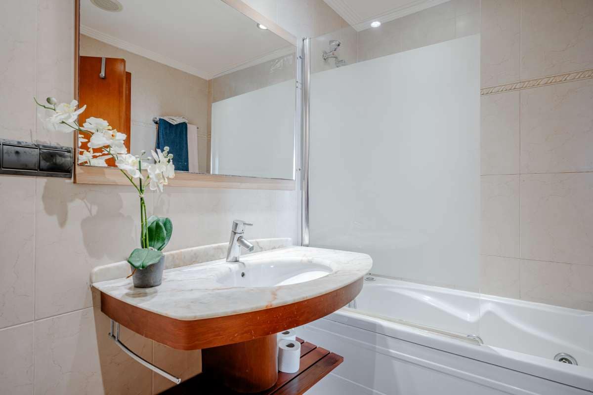 2 bedroom Apartment for sale in Altea with pool - € 380,000 (Ref: 9924877)